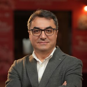 Dr. Özcan Yavaşi